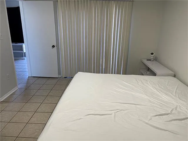 2948 Manhattan Blvd #213 — Photo 9