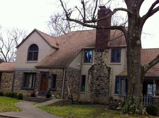 16 Forest Hills Dr, Wheeling, WV