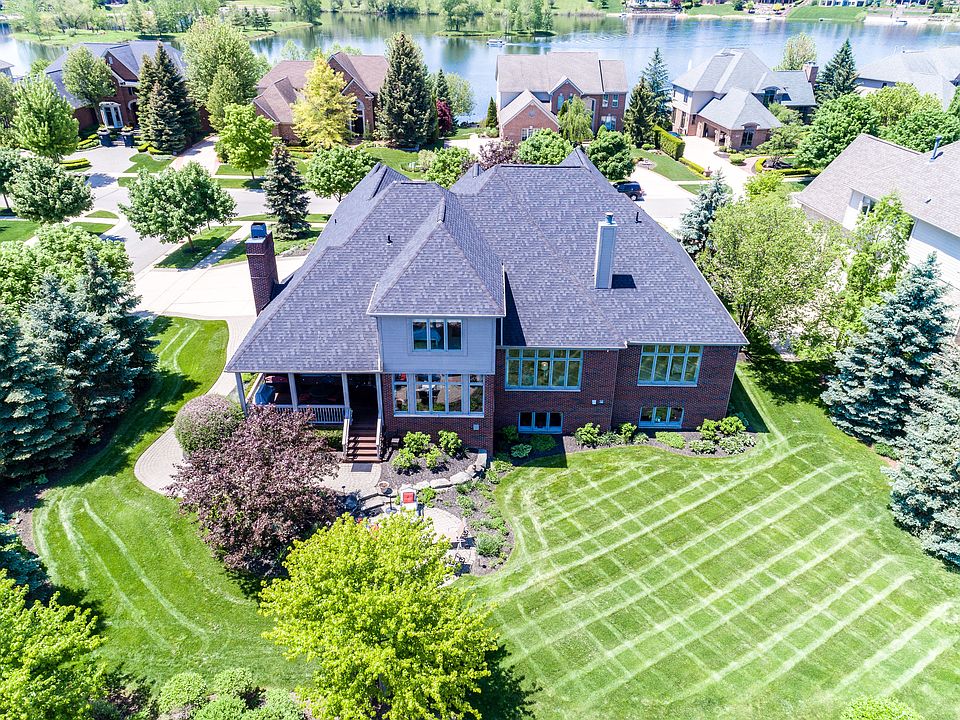 1st image of 17748 Parkshore Dr