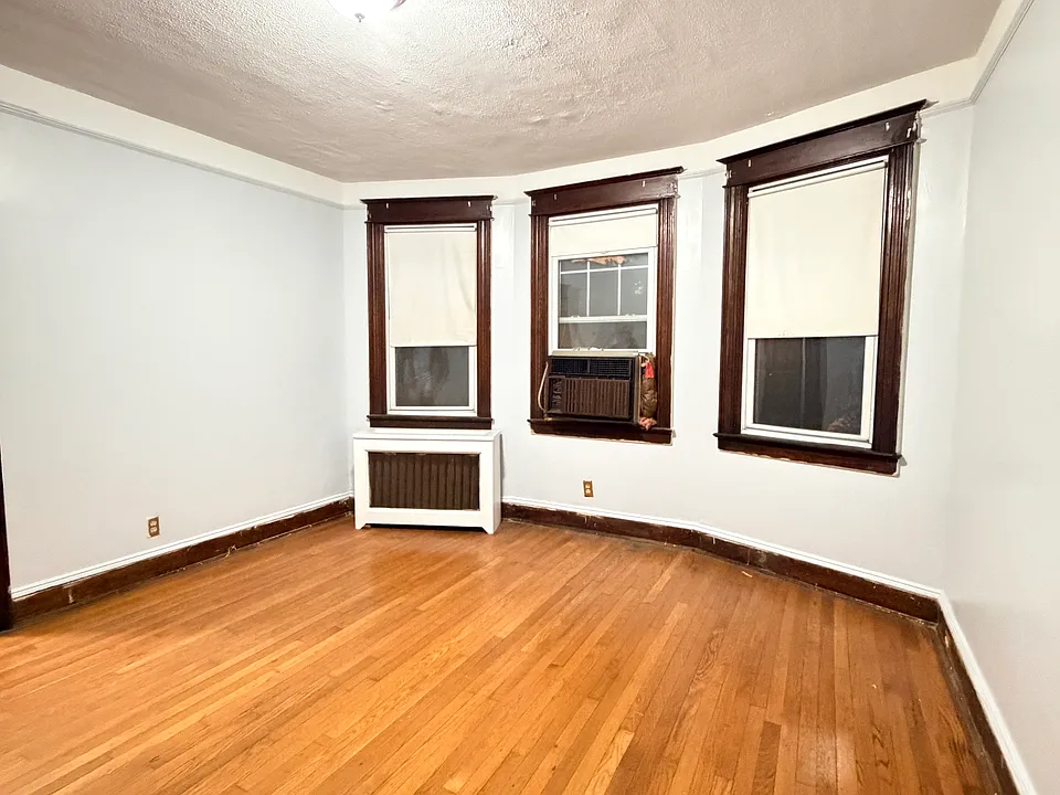 301 Westervelt Ave #1