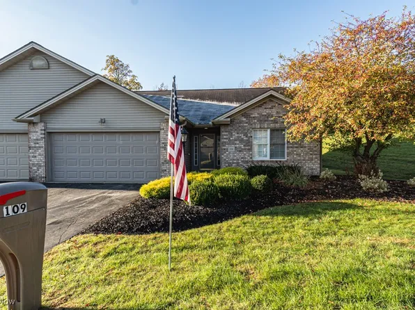 109 Claybrook Dr, East Palestine, OH 44413