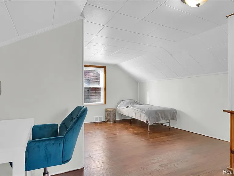 8550 W Outer Dr — Photo 14