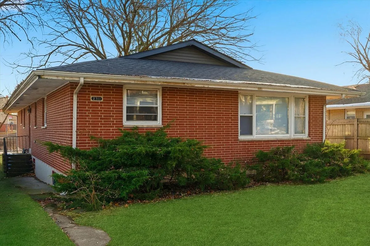 2311 Elisha Ave photo 1