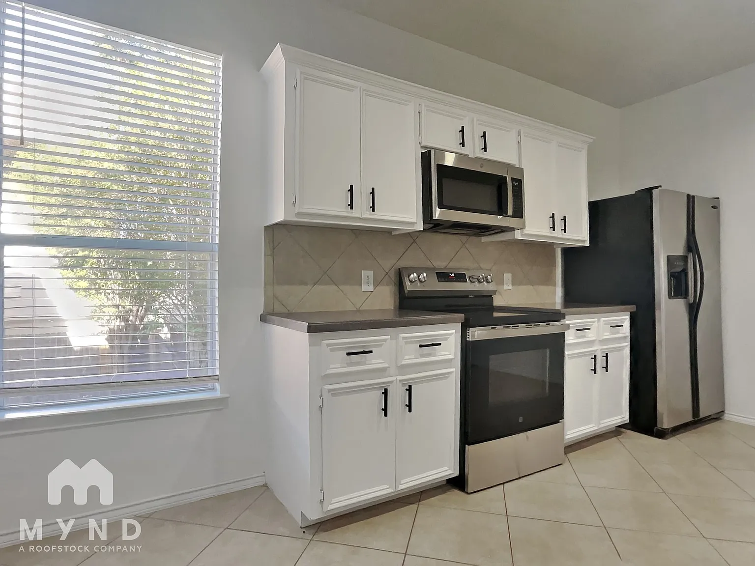 2 bed, 2.0 bath, 1686 sqft, $1,995 — Photo 3