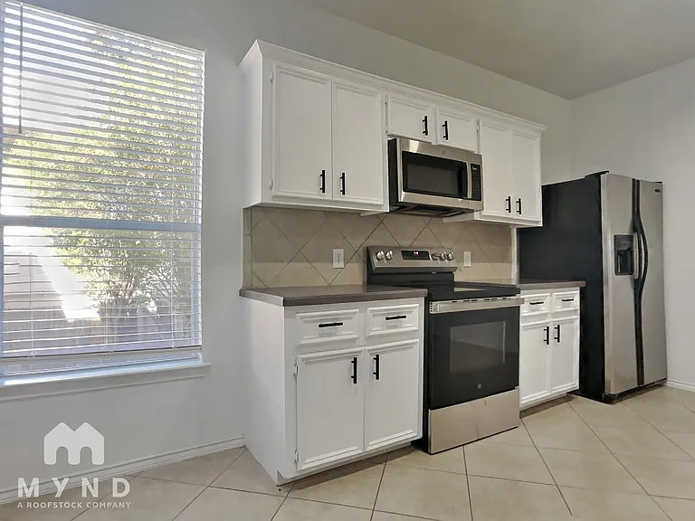 1210 Palmer St — Photo 3
