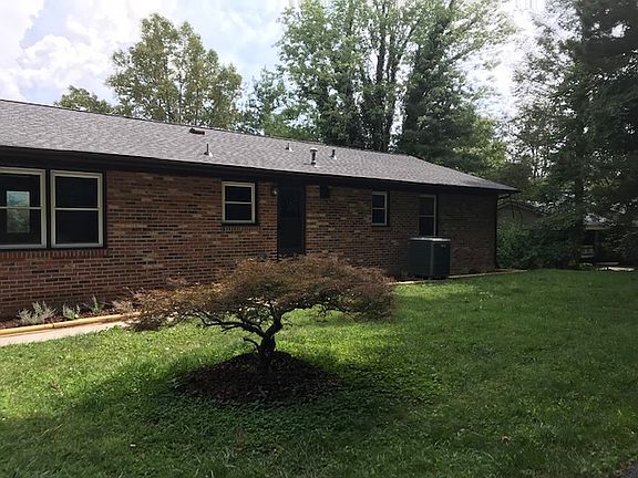 3rd image of 1601 Seward Dr
