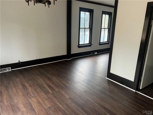 2 Kellogg Ave, Utica, NY 13502