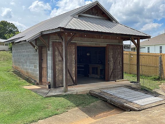 Outbuilding/Workshop 