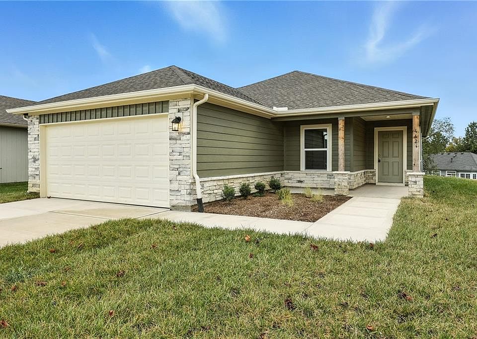 1st image of 459 Valley View Dr