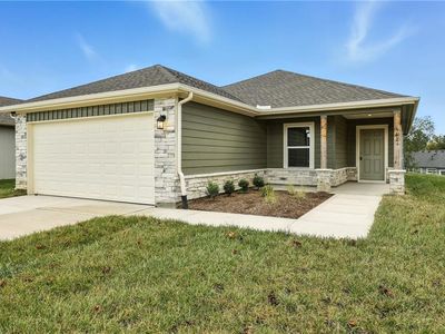 455 Rock Creek Dr, Tonganoxie, KS, 66086