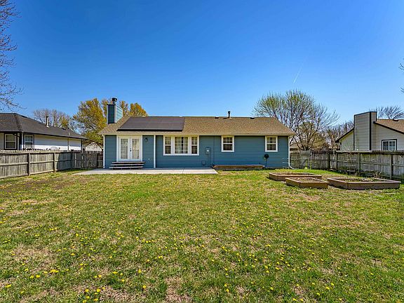 3rd image of 1009 N Park Rd