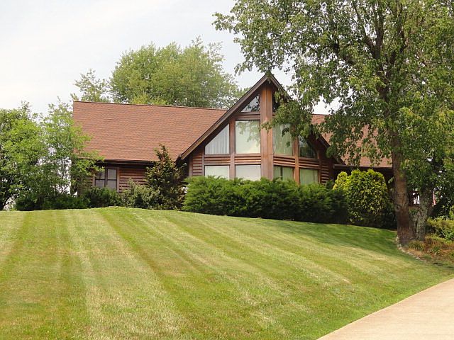 1st image of 214 Crystal Dr