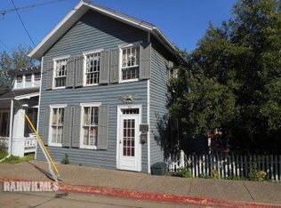 104 S Bench St, Galena, IL 61036