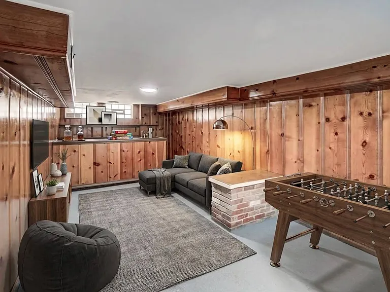 1343 Victory Dr — Photo 23