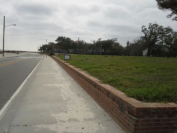 Retaining wall beachfront