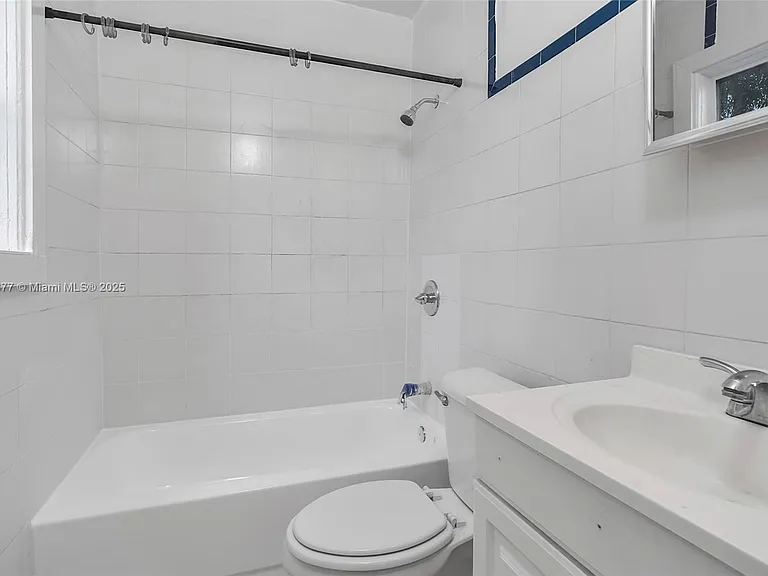 1137 NW 29th Ter #1130 — Photo 24