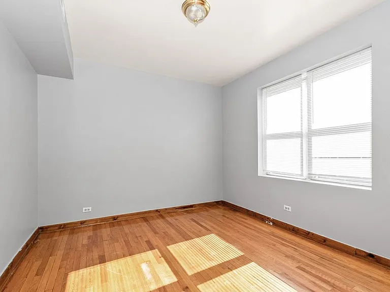 4737-4743 W 65th Mobility Zone — Photo 11