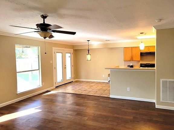 3rd image of 3907 Portman Glen Ln