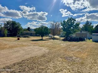 18233 S John Fry Avenue, Peeples Valley, AZ 86332