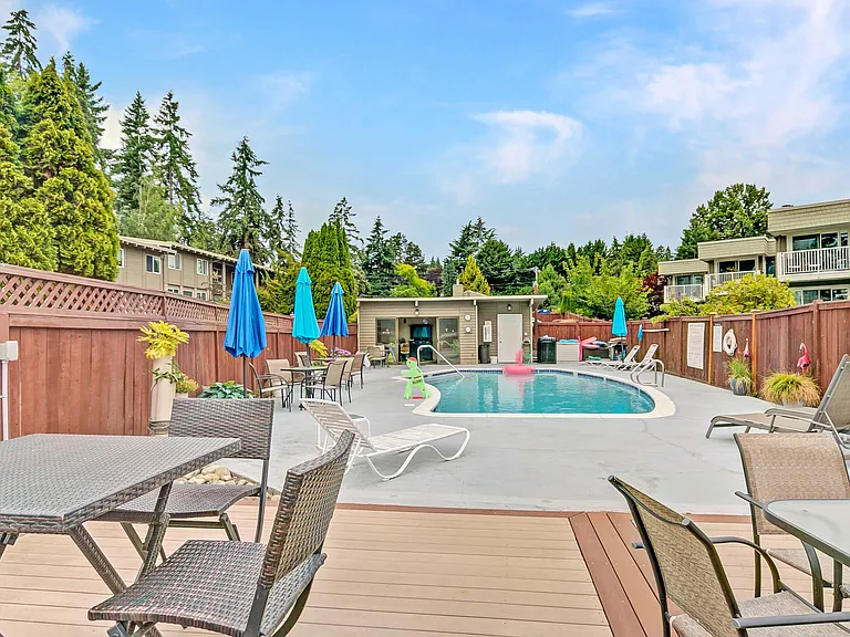 4050 W Lake Sammamish Pkwy NE #204 — Photo 25
