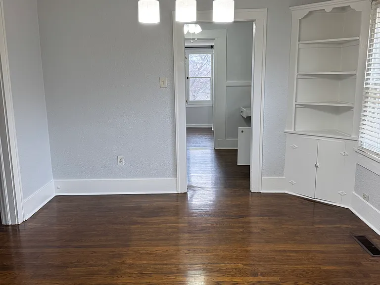 224 N Xenophon Ave — Photo 15