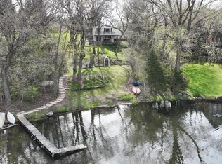 W4910 Oakwood Dr, East Troy, WI 53120