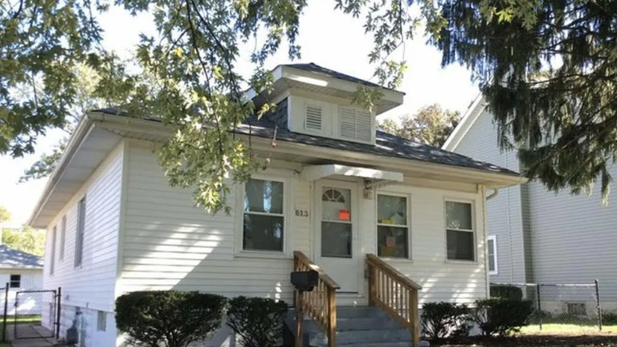 Building Photo - 823 Singer Ave