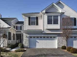 32 Schweinberg Dr, Roseland, NJ 07068