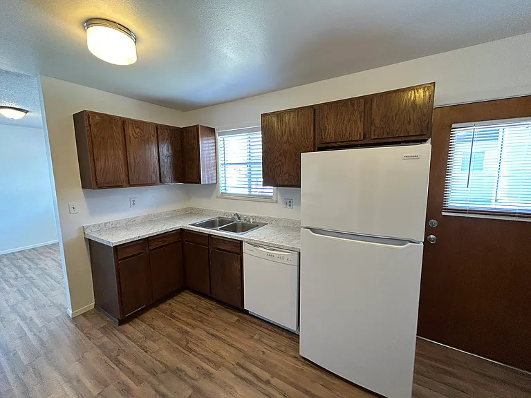 441 Independent Ave #1 — Photo 9