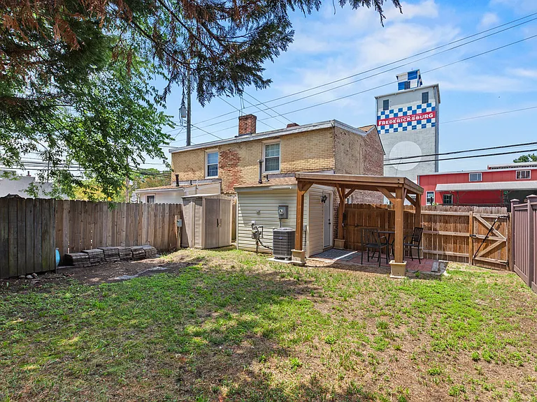 314 Frederick St — Photo 14