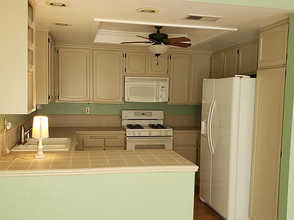 3rd image of 430 Jeremiah Dr Unit A