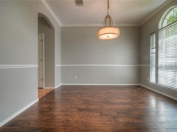 5th image of 4504 Hibiscus Valley Dr