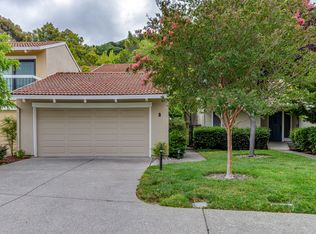 8 Doral Dr, Moraga, CA 94556