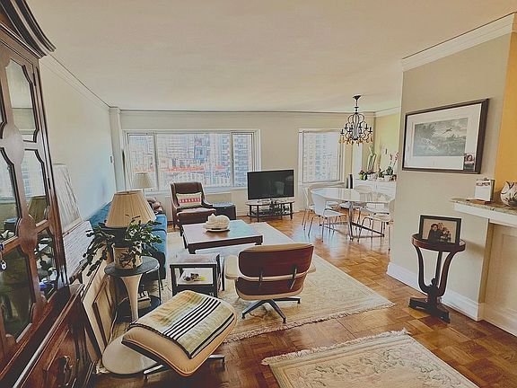 4th image of 20 W 64th St APT 20L