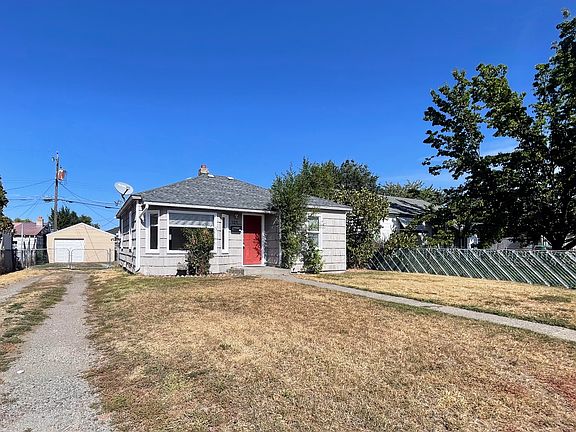4th image of 1211 E Heroy Ave