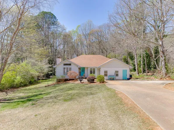 4434 Hidden Oaks Dr, Flowery Branch, GA 30542