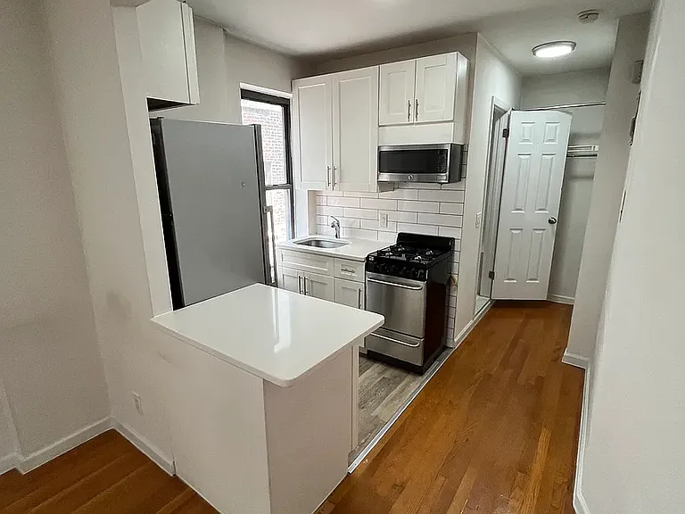 542 E 82nd St #19 — Photo 1