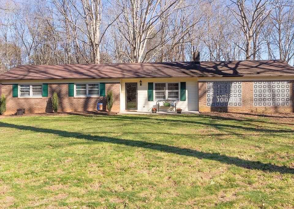 1st image of 1332 Chancellor Dr