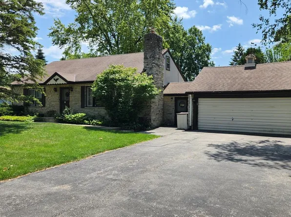 12485 Robinwood STREET, Brookfield, WI 53005