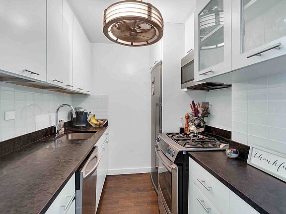 4th image of 420 E 64th St APT E6j