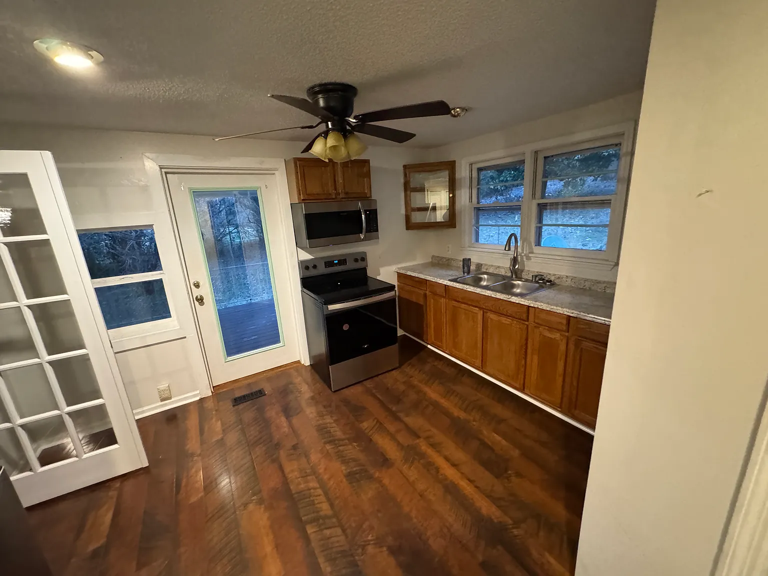 3 bed, 1700 sqft, $2,500 — Photo 4