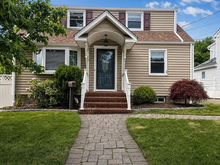 171 New York Ave — Photo 6