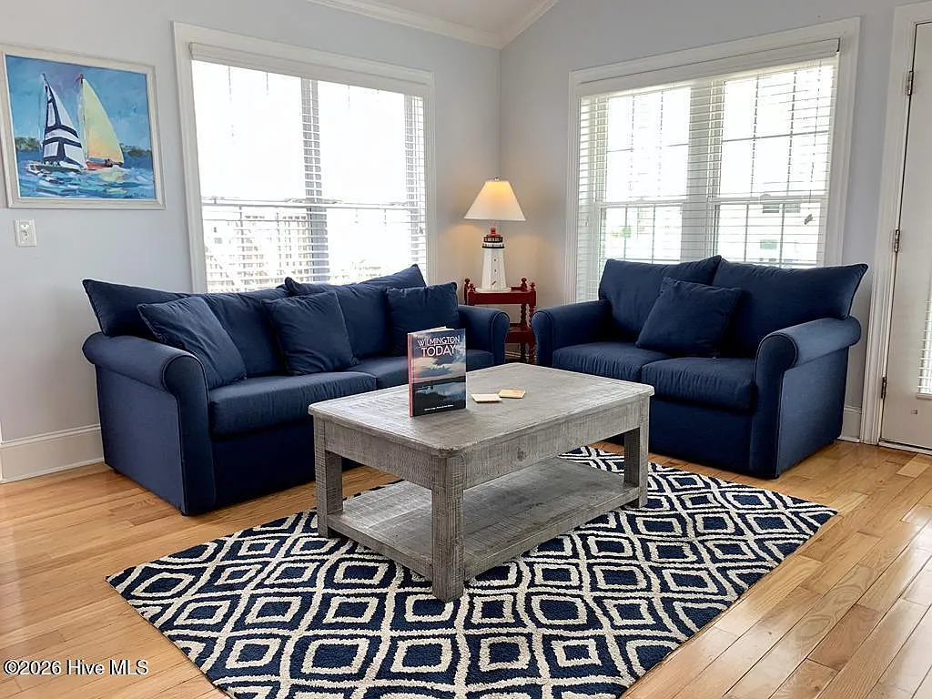 4 bed, 6.0 bath, 1652 sqft, $2,100 — Photo 3
