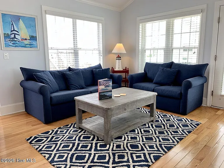305 N Shore Dr — Photo 3