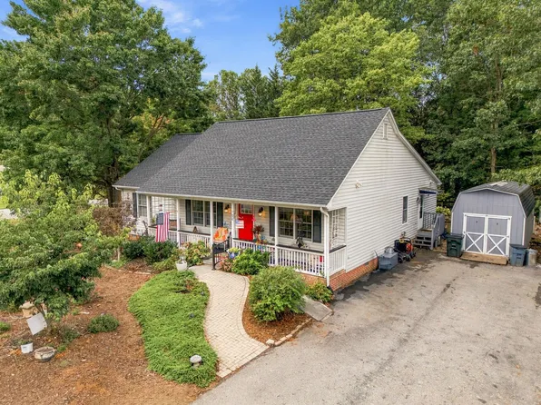 108 Canton Ln, Stuarts Draft, VA 24477