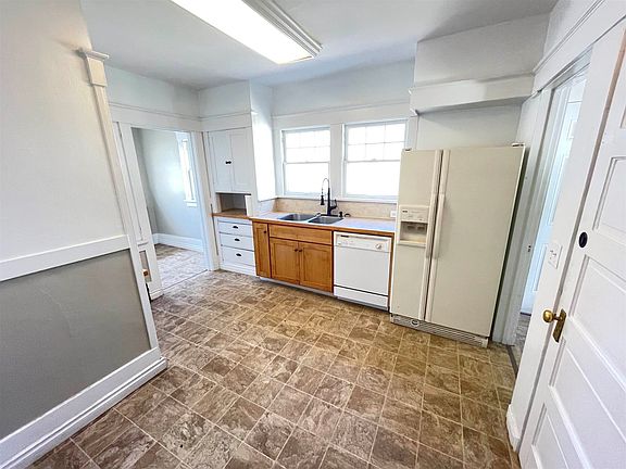 2nd image of 3127 E Nora Ave