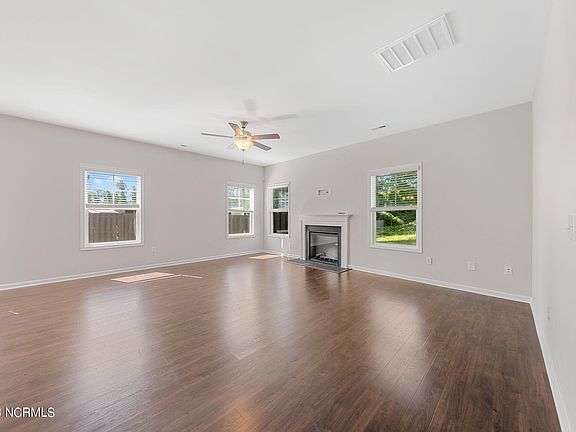 5th image of 9199 Southview Court NE