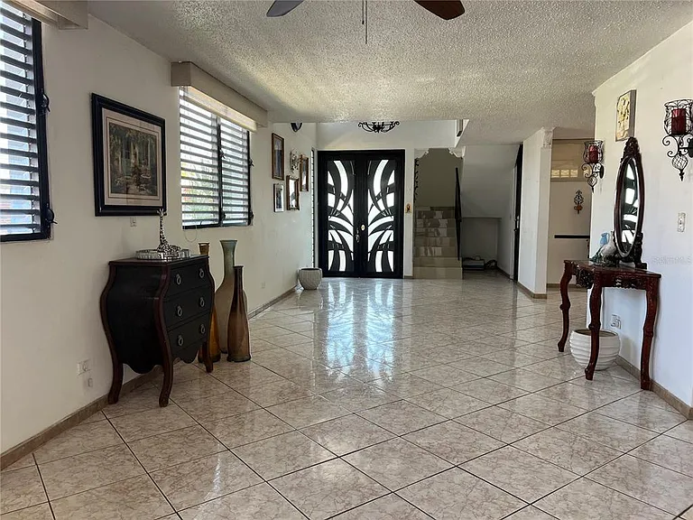 SB 30 La Mansion — Photo 4