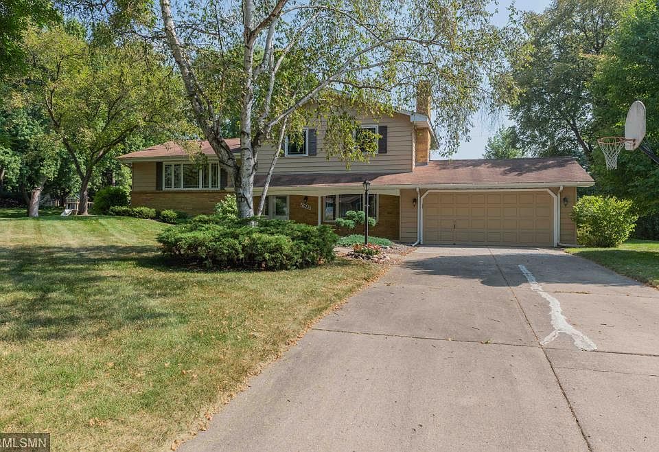 1st image of 11985 45th Ave N