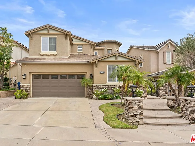 11564 Apulia Ct — Photo 3
